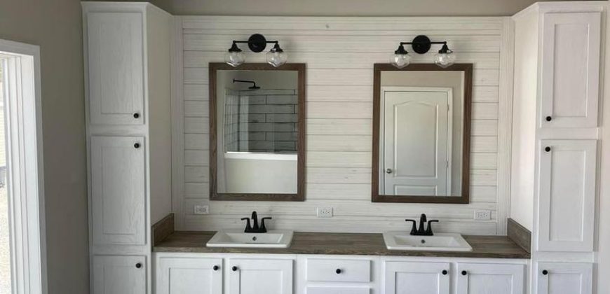 3bed 2bath  Farm House