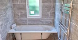 42×12 tri-axle 2 double bedrooms, 1 with built-in wardrobe. Open plan kitchen & living room, LPG Glow Worm boiler. Full bathroom with step up bath. Patio doors, one peak,