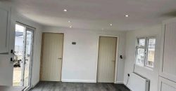 42×12 tri-axle 2 double bedrooms, 1 with built-in wardrobe. Open plan kitchen & living room, LPG Glow Worm boiler. Full bathroom with step up bath. Patio doors, one peak,